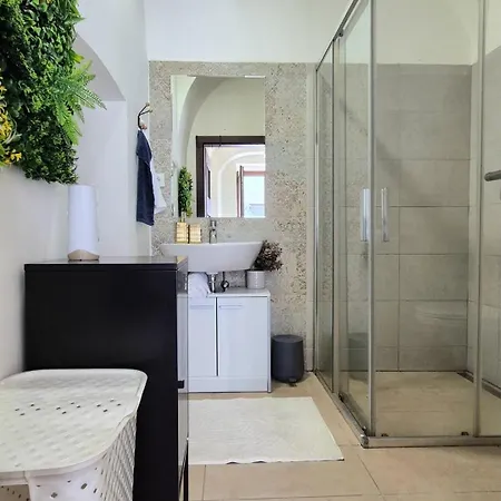 Mirror Apartment, Old Town