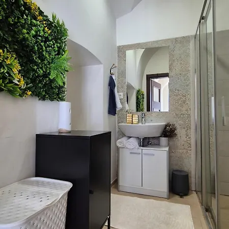 Mirror Apartment, Old Town *