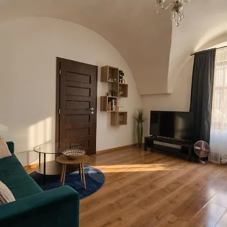 Mirror Apartment, Old Town Apartment